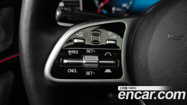 Mercedes-Benz GLE-Class 2021 — Photo 4/20