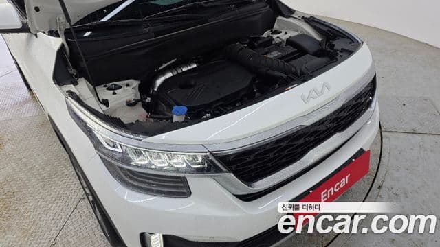 Kia Seltos 2022 — ფოტო 6/20