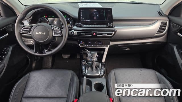 Kia Seltos 2022 — ფოტო 7/20