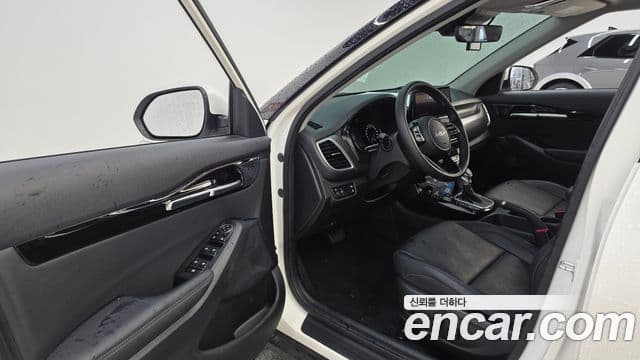 Kia Seltos 2022 — ფოტო 10/20