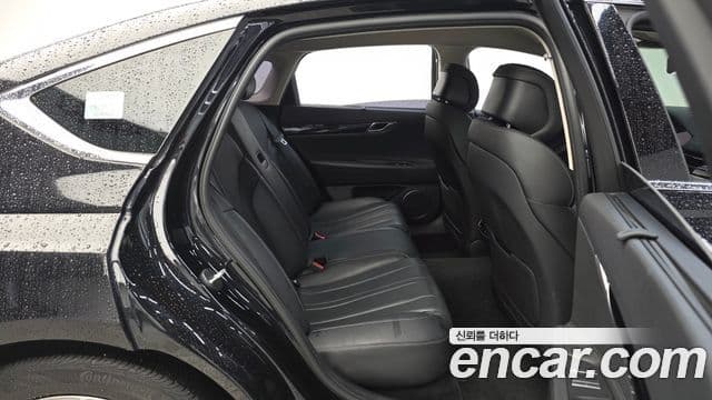 Genesis Electrified G80 2021 — Şəkil 12/20