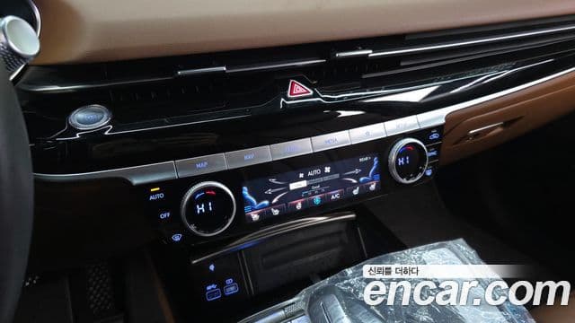 Genesis Electrified G80 2022 — ფოტო 17/20