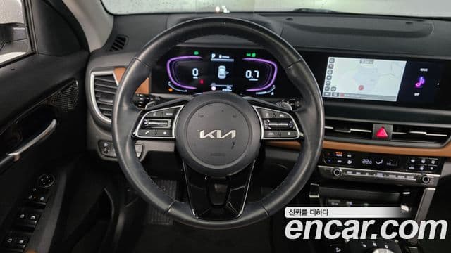 Kia Seltos 2022 — ფოტო 13/20