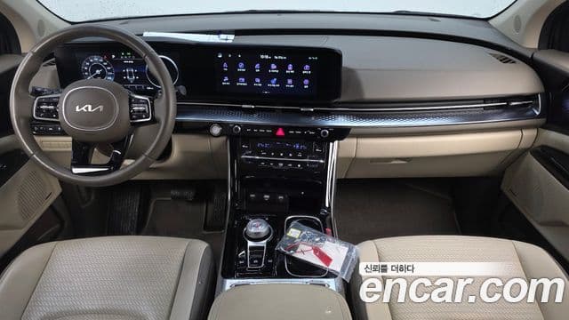 Kia Carnival 2023 — ფოტო 7/20
