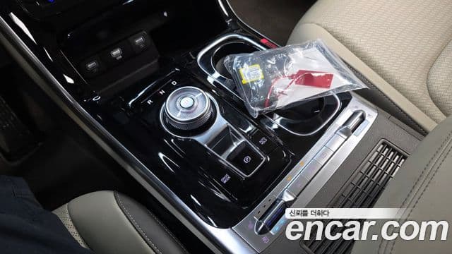 Kia Carnival 2023 — ფოტო 9/20
