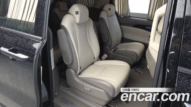 Kia Carnival 2023 — ფოტო 11/20