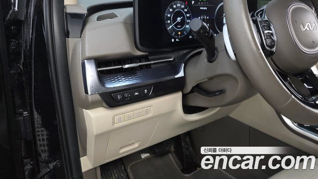 Kia Carnival 2023 — ფოტო 12/20
