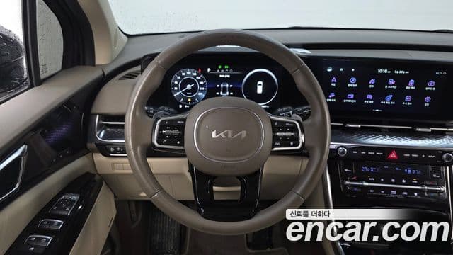 Kia Carnival 2023 — ფოტო 13/20