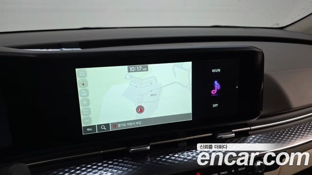 Kia Carnival 2023 — ფოტო 14/20