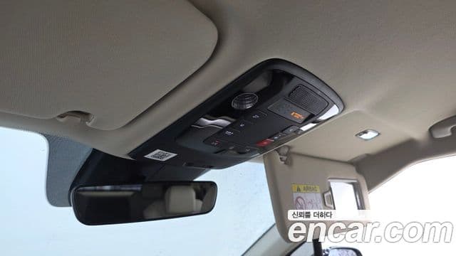 Kia Carnival 2023 — ფოტო 17/20