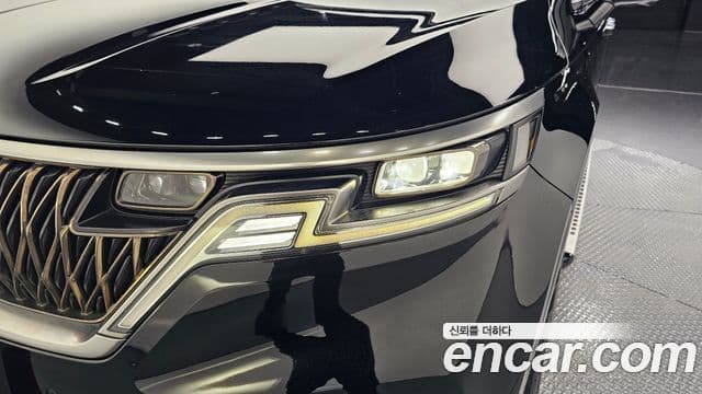 Kia Carnival 2022 — ფოტო 18/31