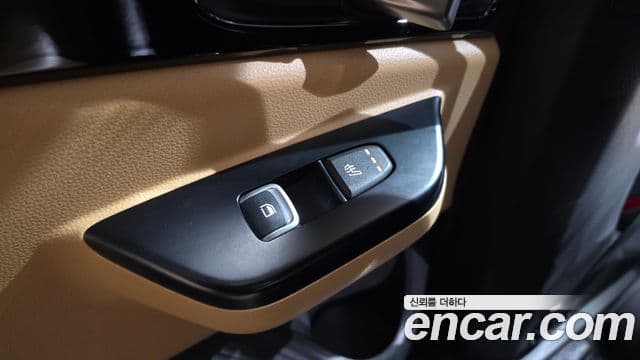 Kia Carnival 2020 — ფოტო 19/20
