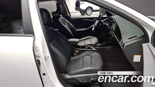 Kia Niro 2025 — Şəkil 10/20