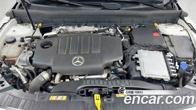 Mercedes-Benz GLB-Class 2021 — Şəkil 5/17