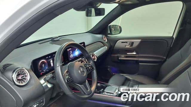 Mercedes-Benz GLB-Class 2021 — Şəkil 8/17