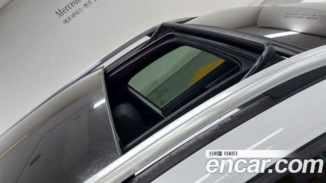 Mercedes-Benz GLB-Class 2021 — Şəkil 12/17