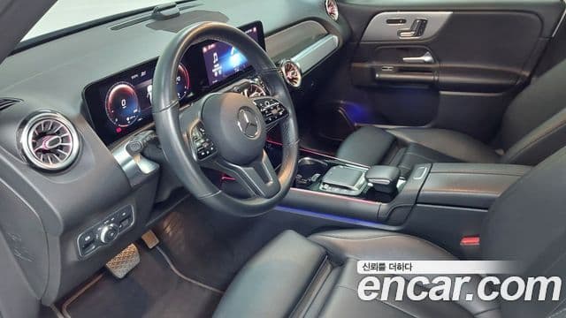 Mercedes-Benz GLB-Class 2021 — Şəkil 14/17