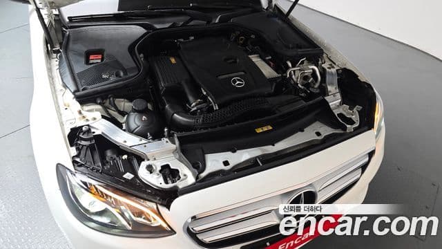 Mercedes-Benz E-Class 2018 — ფოტო 6/20