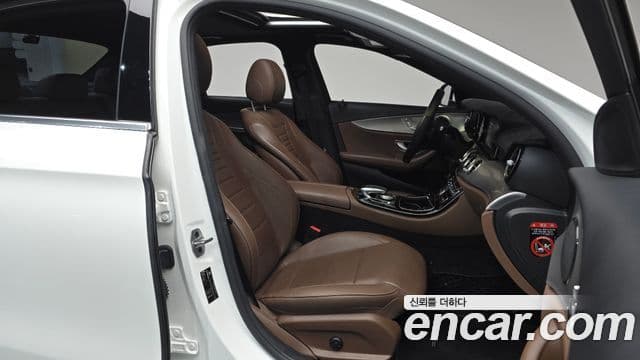 Mercedes-Benz E-Class 2018 — ფოტო 11/20