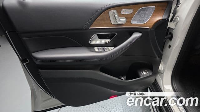 Mercedes-Benz GLE-Class 2020 — ფოტო 9/33
