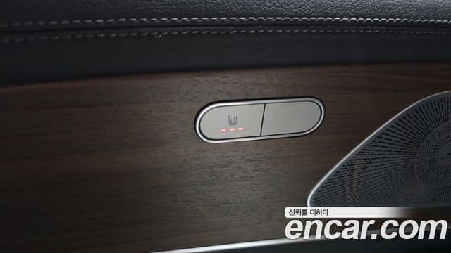 Mercedes-Benz GLE-Class 2020 — ფოტო 25/33