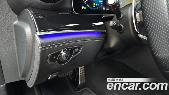 Mercedes-Benz AMG GT 2021 — Şəkil 18/20