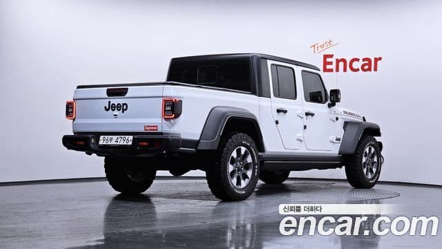 Jeep Gladiator 2021 — ფოტო 2/20