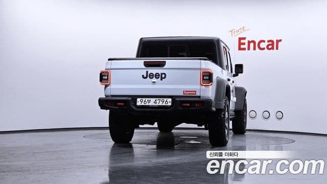 Jeep Gladiator 2021 — ფოტო 4/20