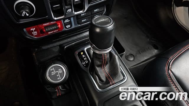 Jeep Gladiator 2021 — ფოტო 9/20