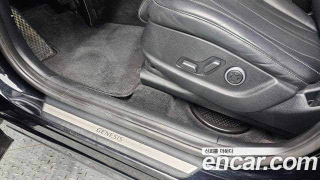 Genesis GV80 2020 — Photo 28/33