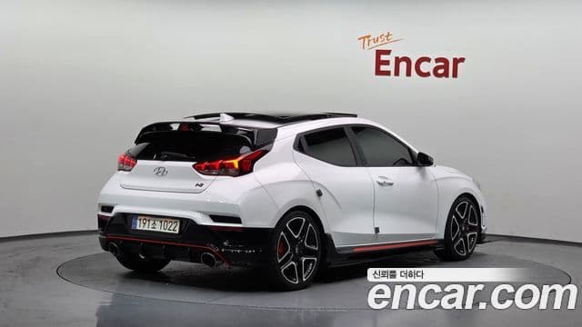 Hyundai Veloster 2022 — Фото 2/20