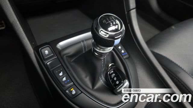 Hyundai Veloster 2022 — Фото 9/20