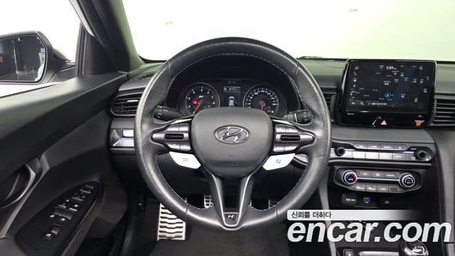 Hyundai Veloster 2022 — Фото 13/20
