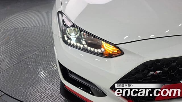 Hyundai Veloster 2022 — Şəkil 26/27