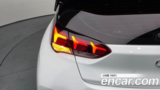Hyundai Veloster 2022 — Şəkil 3/27