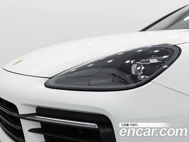 Porsche Cayenne 2023 — Şəkil 13/19