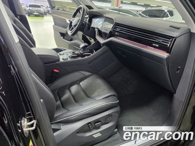 Volkswagen Touareg 2024 — Şəkil 8/20