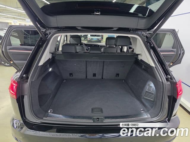 Volkswagen Touareg 2024 — Şəkil 19/20
