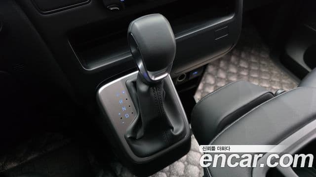Hyundai Staria 2024 — Şəkil 9/20