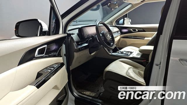 Kia Carnival 2021 — ფოტო 10/20