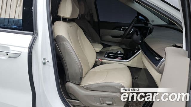 Kia Carnival 2021 — ფოტო 11/20