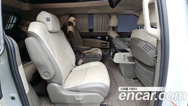 Kia Carnival 2021 — ფოტო 12/20