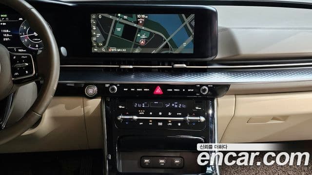 Kia Carnival 2021 — ფოტო 15/20