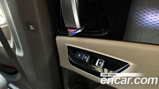 Kia Carnival 2021 — ფოტო 19/20