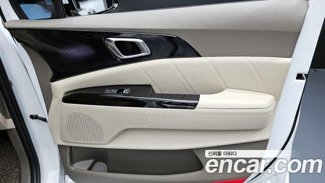 Kia Carnival 2021 — Photo 25/30