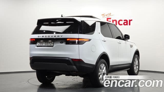 Land Rover Discovery 5 2019 — ფოტო 2/20