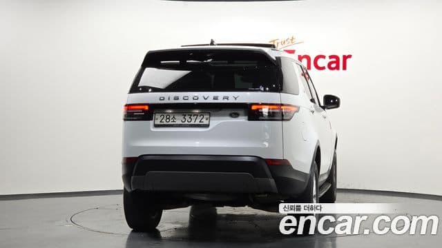 Land Rover Discovery 5 2019 — ფოტო 4/20