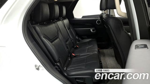 Land Rover Discovery 5 2019 — ფოტო 12/20