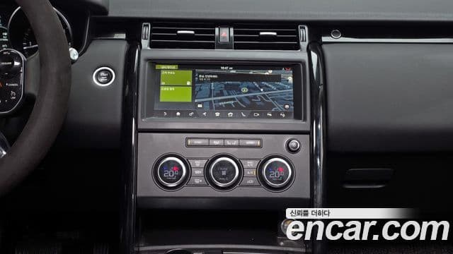 Land Rover Discovery 5 2019 — ფოტო 14/20