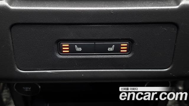 Land Rover Discovery 5 2019 — ფოტო 19/20